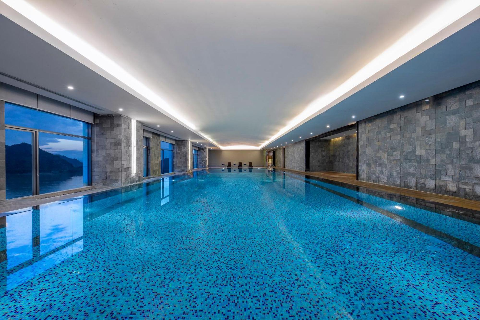 Crowne Plaza Yichang By Ihg Buitenkant foto